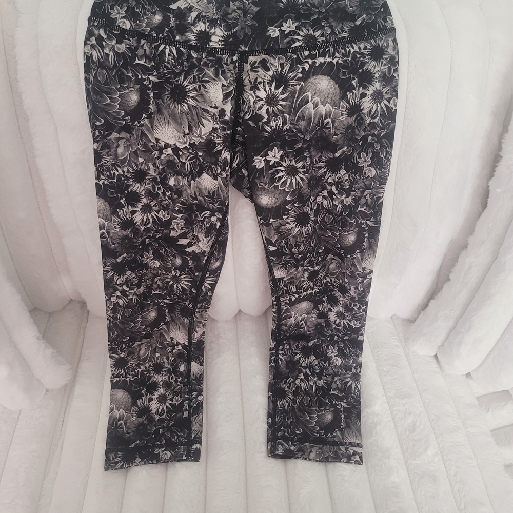 lululemon athletica Black and Gray Floral Leggings